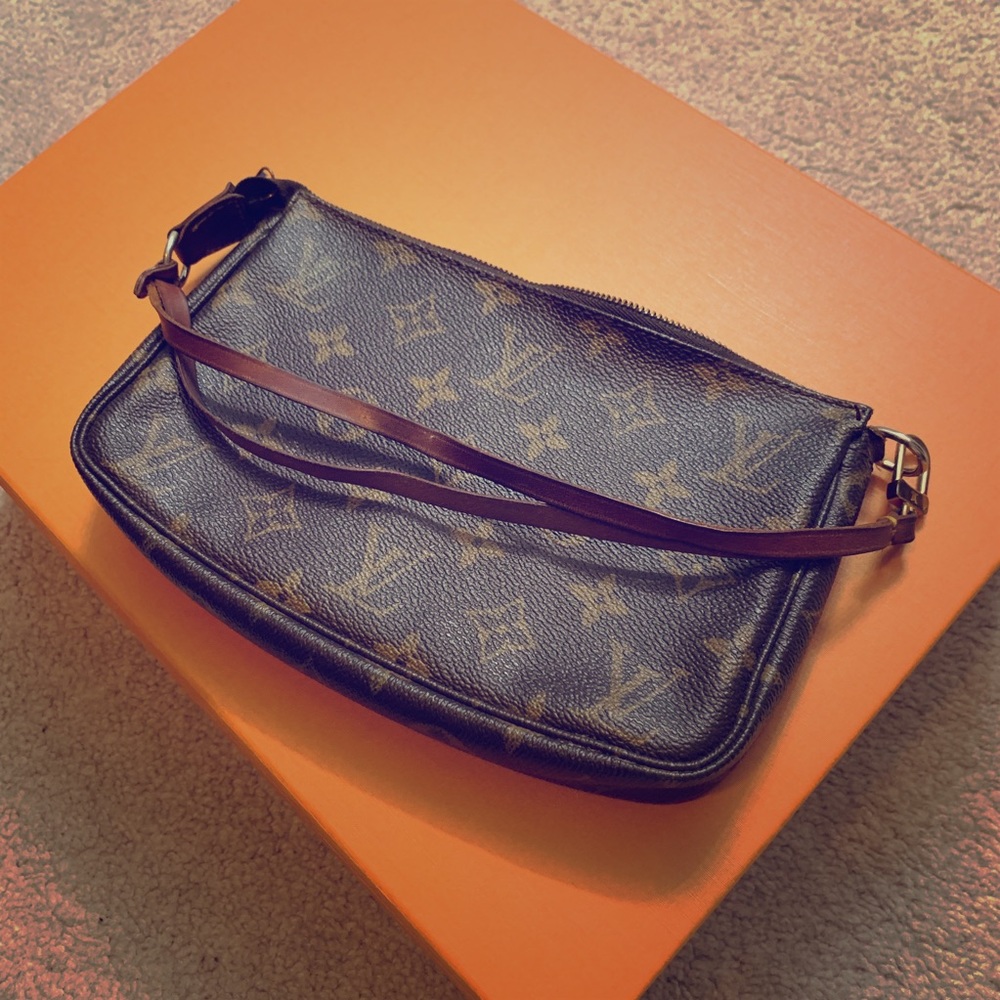 Louis Vuitton Monogram Pochette